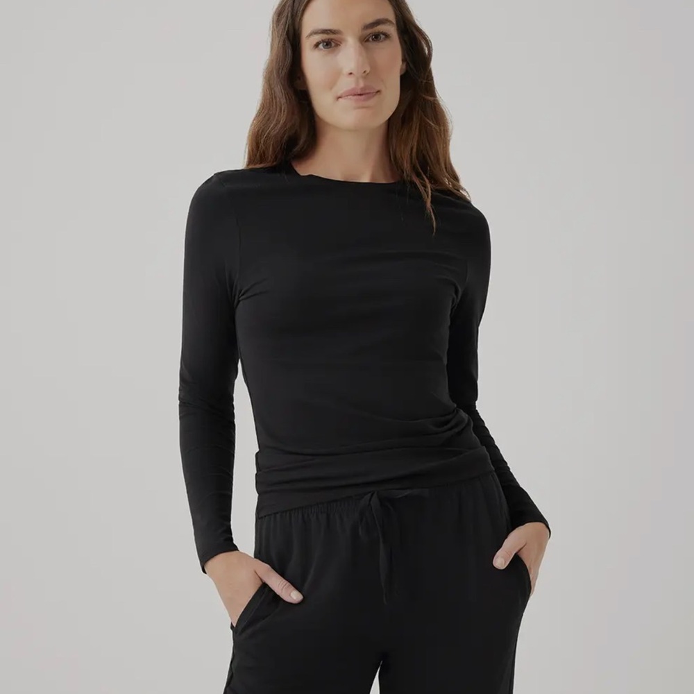 LAST ONE! NWT Pact M Organic Cotton Cool Stretch Simple Long Sleeve Longline Tee - Picture 2 of 4